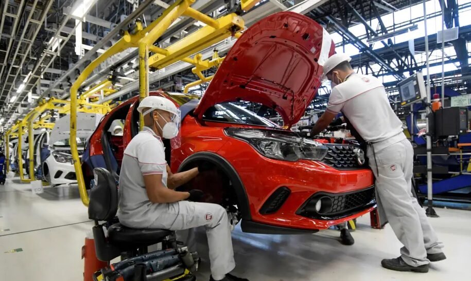 IBGE revela taxa de desemprego de 5,2% e marca menor índice desde 2012