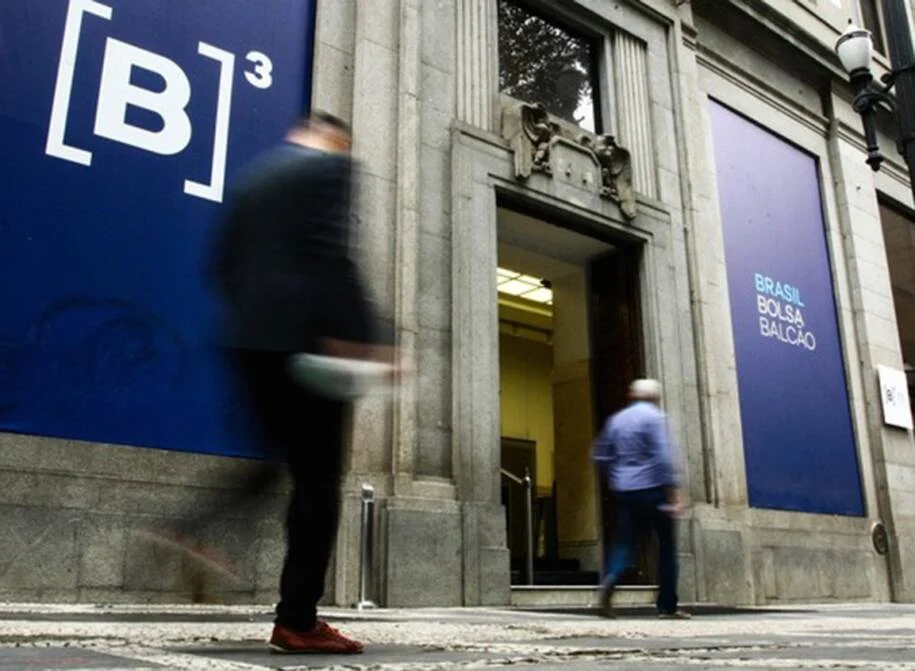 Ibovespa avança 1,60% com expectativa favorável a Flávio Bolsonaro e dados dos EUA