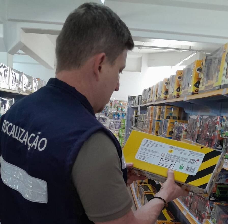 Imetro-SC apreende 33 mil artigos infantis sem selo de conformidade em operação