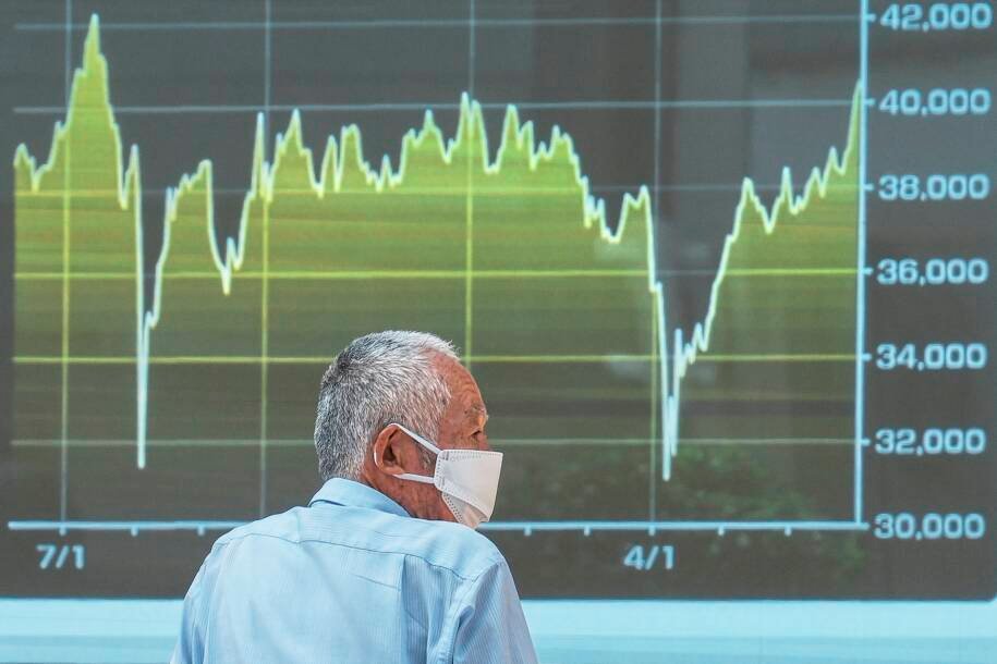 Índice Nikkei avança 2,40% e reduz apostas em alta de juros nos EUA