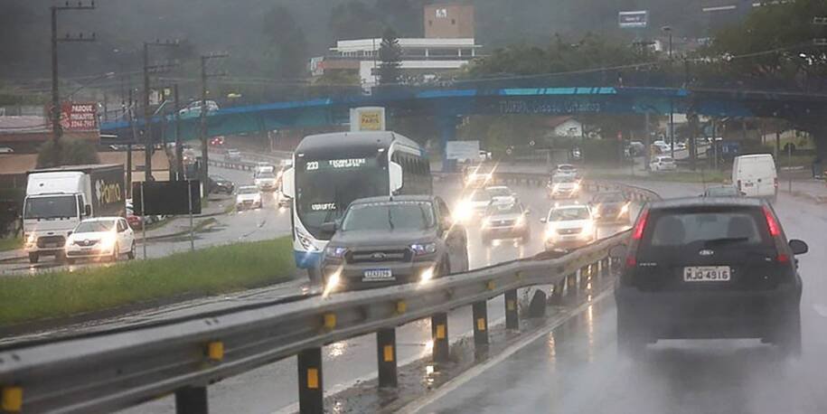 Instituto Nacional de Meteorologia alerta para chuvas e granizo no Sul