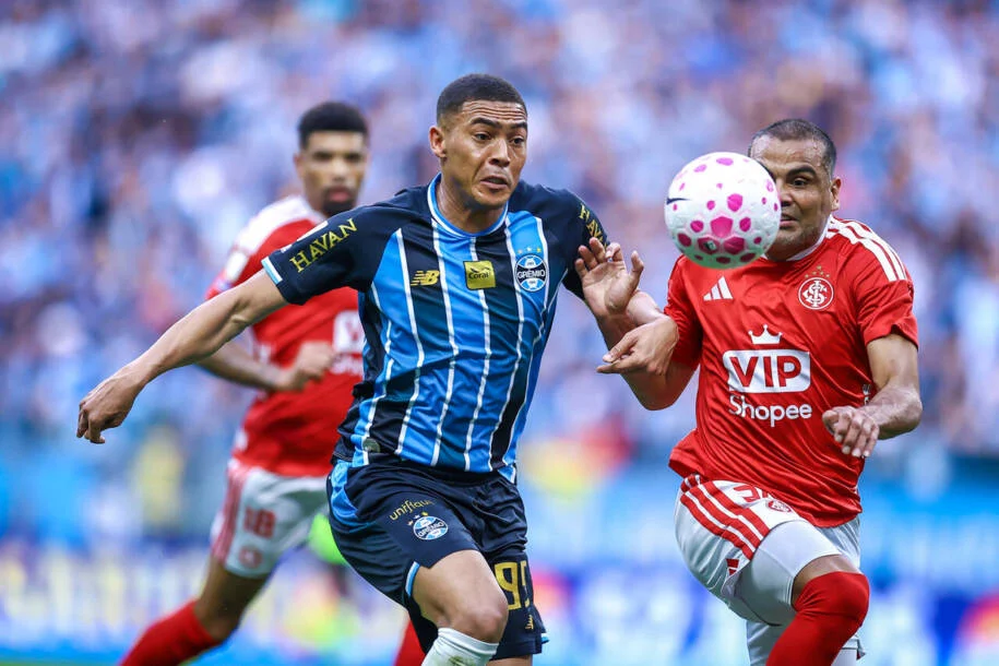 Internacional e Grêmio empatam em clássico e permanecem na zona de rebaixamento