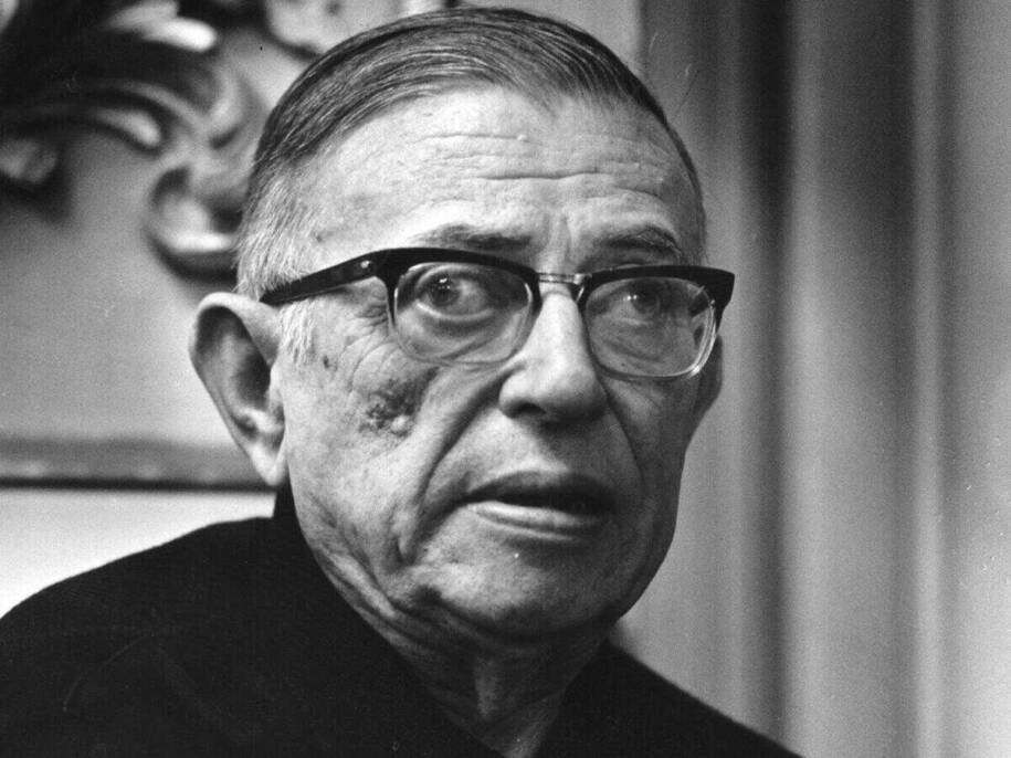 Jean-Paul Sartre afirma que violência é sempre uma derrota humana em conflitos