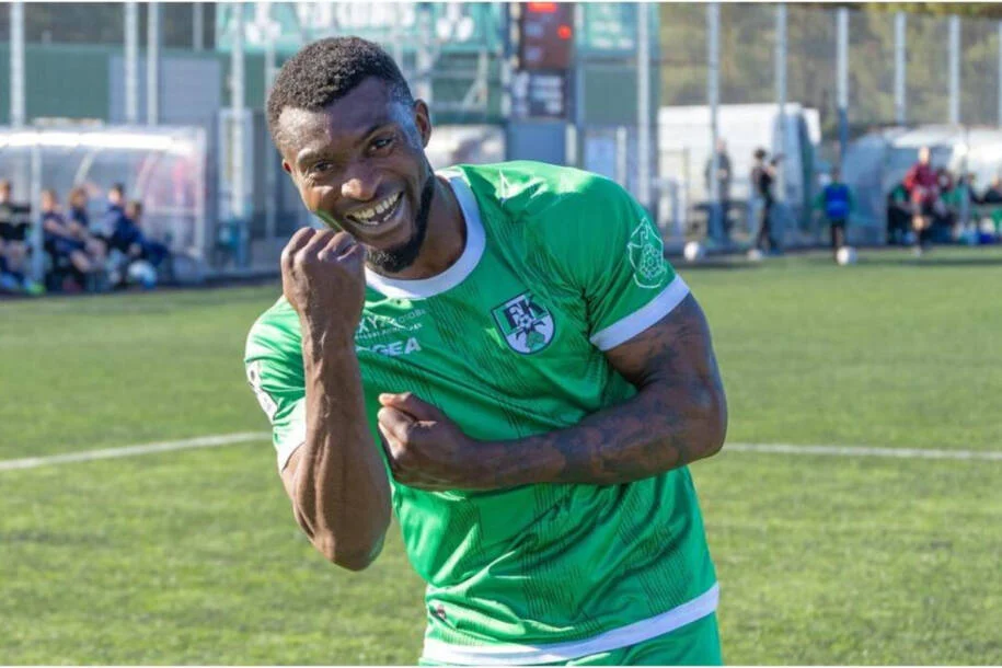 Joseph Oloko Ede lidera Chuteira de Ouro e enfrenta Argentina na despedida de Messi