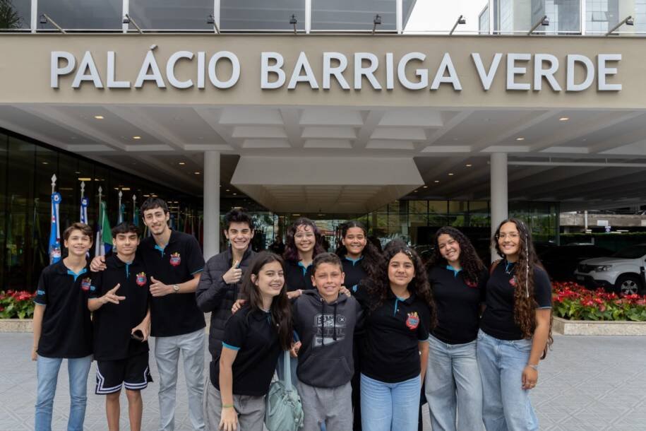 Josué Bordin lidera visita técnica de vereadores mirins à ALESC em Florianópolis