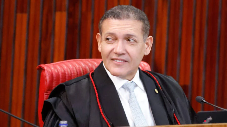Kassio Nunes Marques suspende canal Exército do Lula após mensagens apagadas