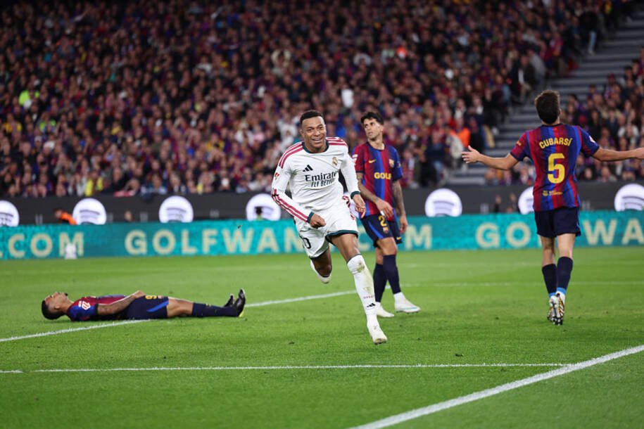 Kylian Mbappé brilha, Real Madrid vence Barcelona e acaba com série invicta