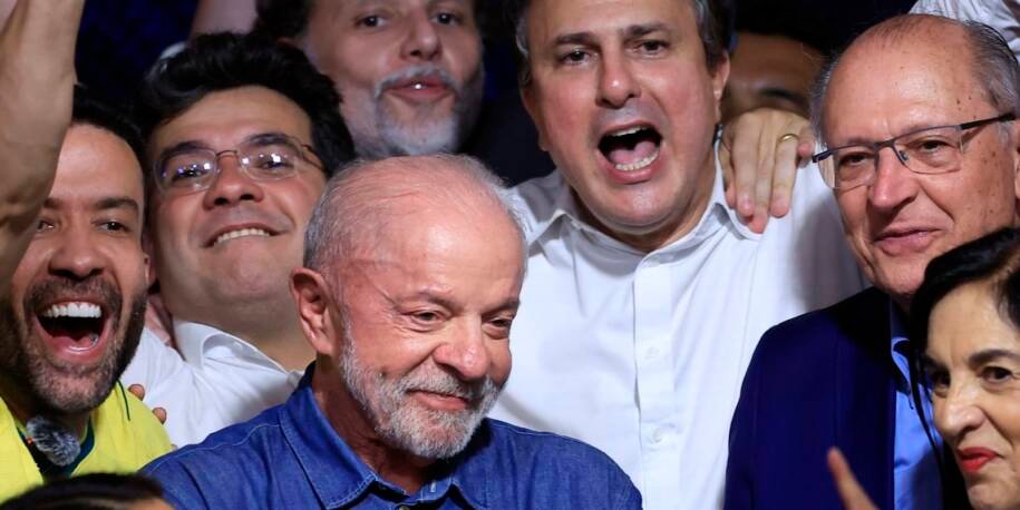 Líderes latino-americanos parabenizam Lula após reeleição histórica no Brasil