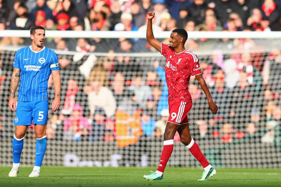 Liverpool vence Brighton em Anfield e entra no G4 da Premier League com 15 pontos