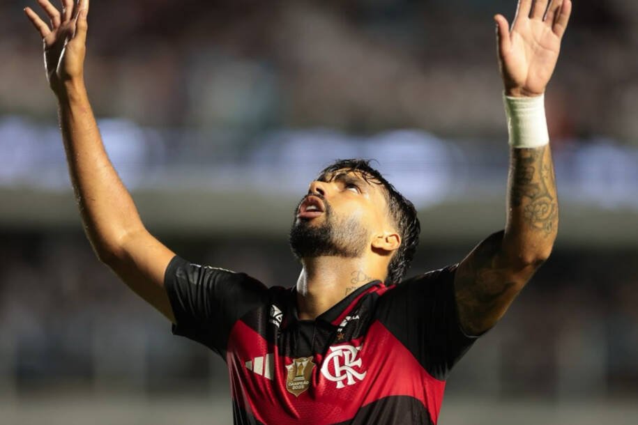 Lucas Paquetá marca 12º gol em 2026 e iguala melhor marca da carreira em empate
