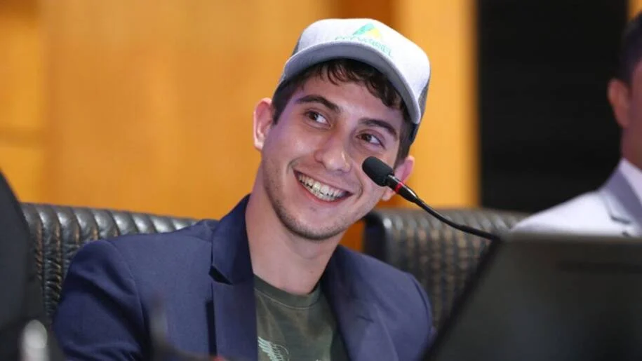 Lucas Polese quebra recorde histórico e conquista 419.735 votos no ES