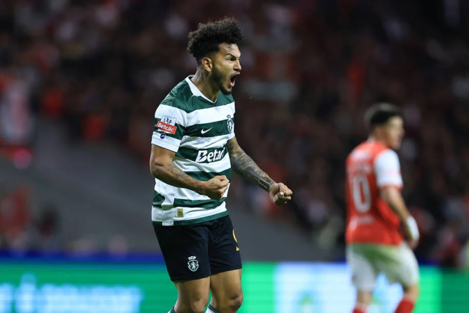 Luis Suárez marca gol e Sporting vence Lens, fazendo história na Champions