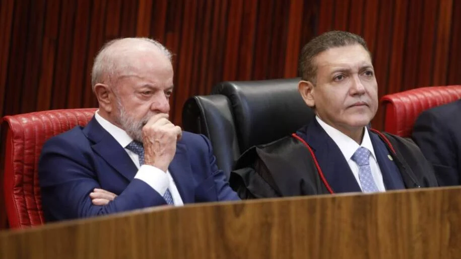 Lula cobra Nunes Marques por ‘lado na política’ após suspensão de canal eleitoral