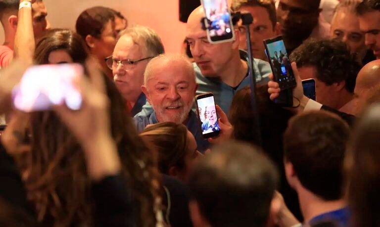 Lula conquista reeleição e é parabenizado por líderes globais; OEA elogia participação