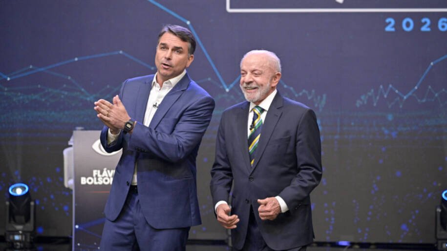 Lula e Flávio Bolsonaro duelam na TV Globo a dois dias da votação decisiva