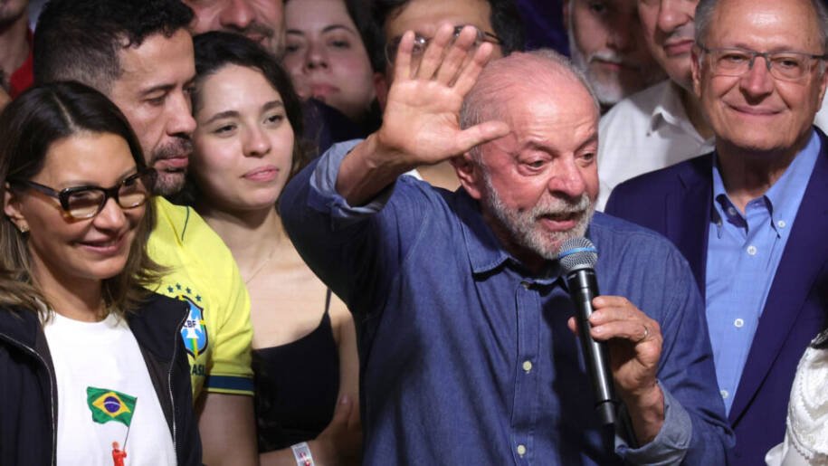 Lula enfrenta pressão do mercado para cortar gastos e estabilizar a dívida pública
