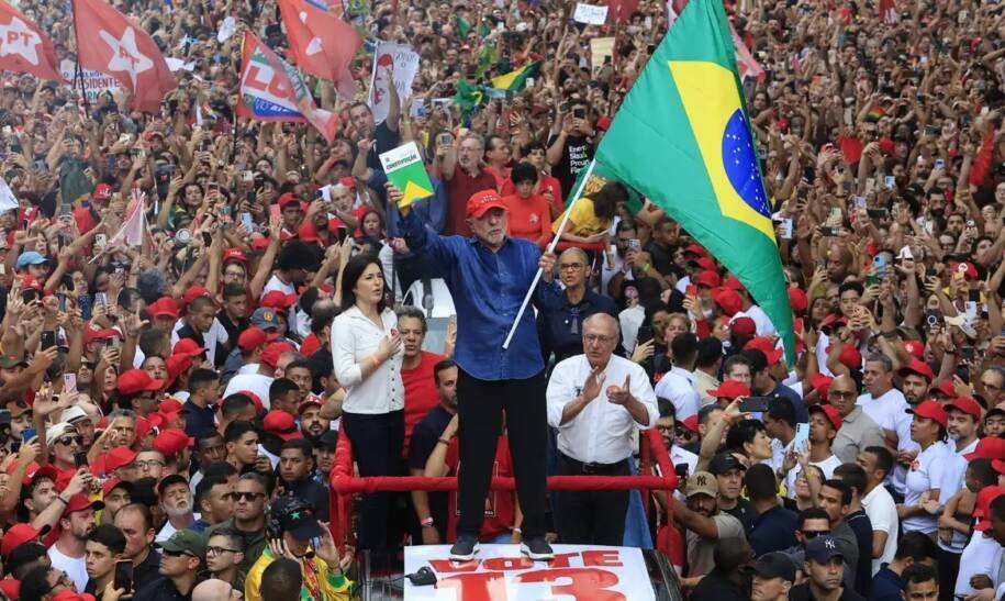 Lula promete modernização do SUS e investimentos em economia digital ao povo