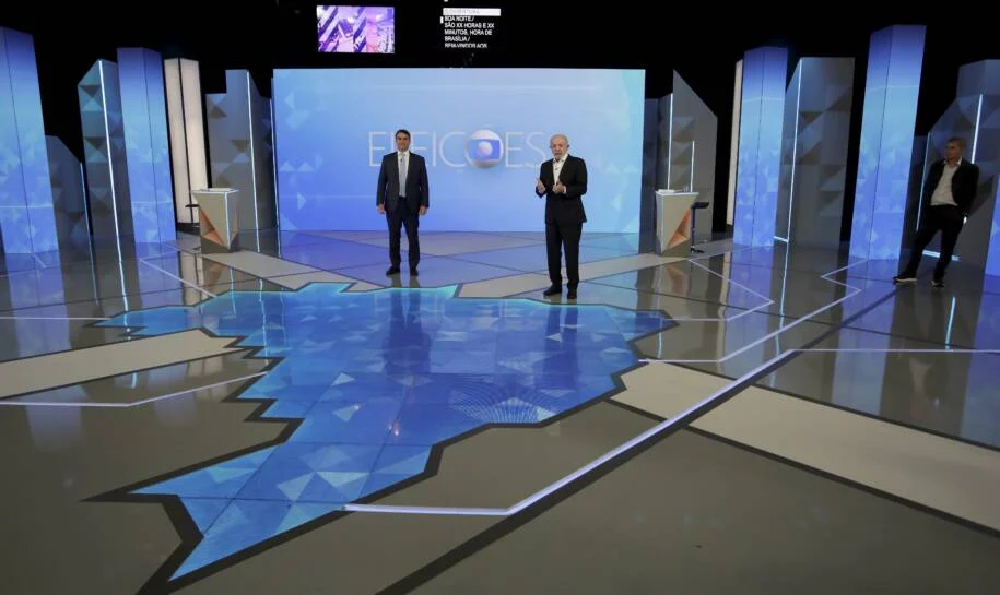 Lula questiona Flávio Bolsonaro sobre ilha do Richarlison em debate tenso na Globo
