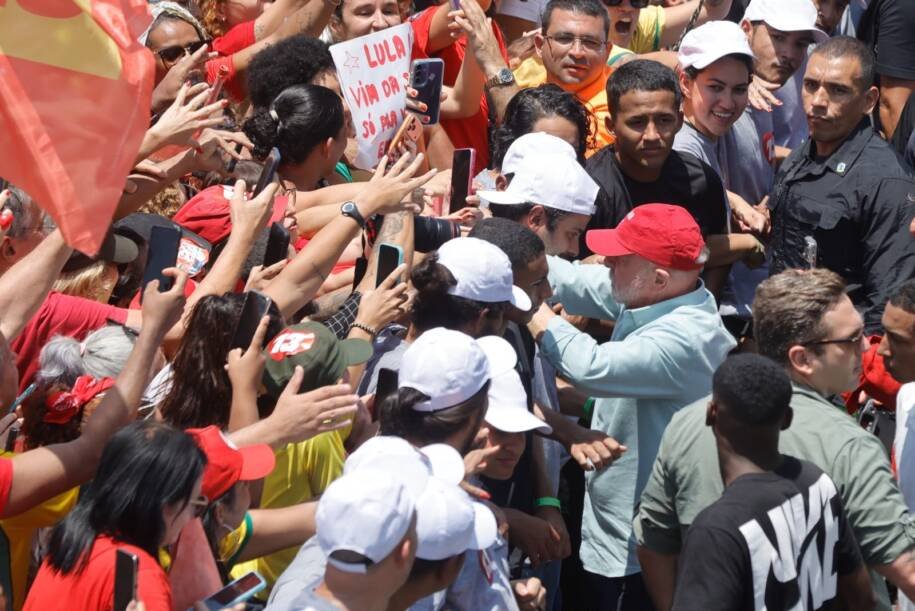 Lula rechaça miliciano no Planalto e agradece apoio em meio a disputa acirrada