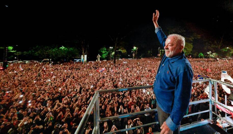 Lula reeleito presidente do Brasil e Ibovespa despenca após sua vitória