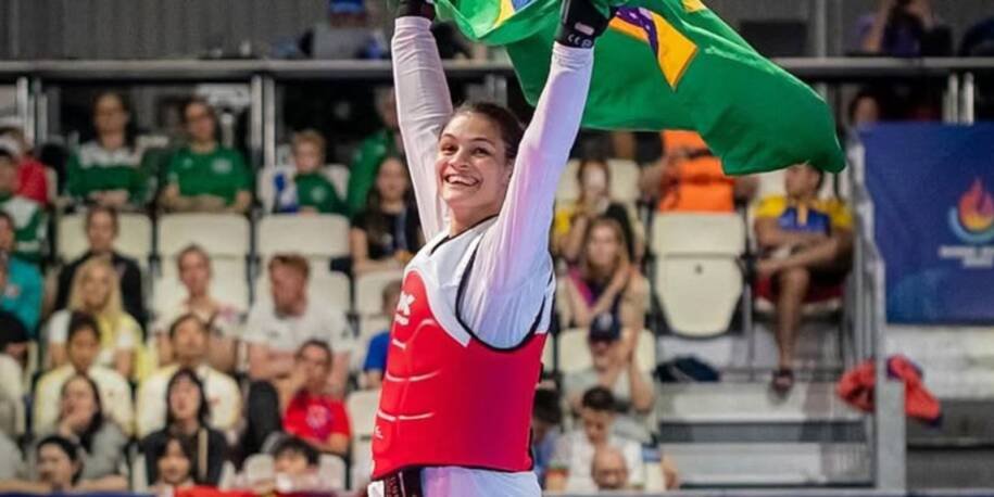 Maria Clara Pacheco conquista ouro em Paris e reafirma domínio no taekwondo