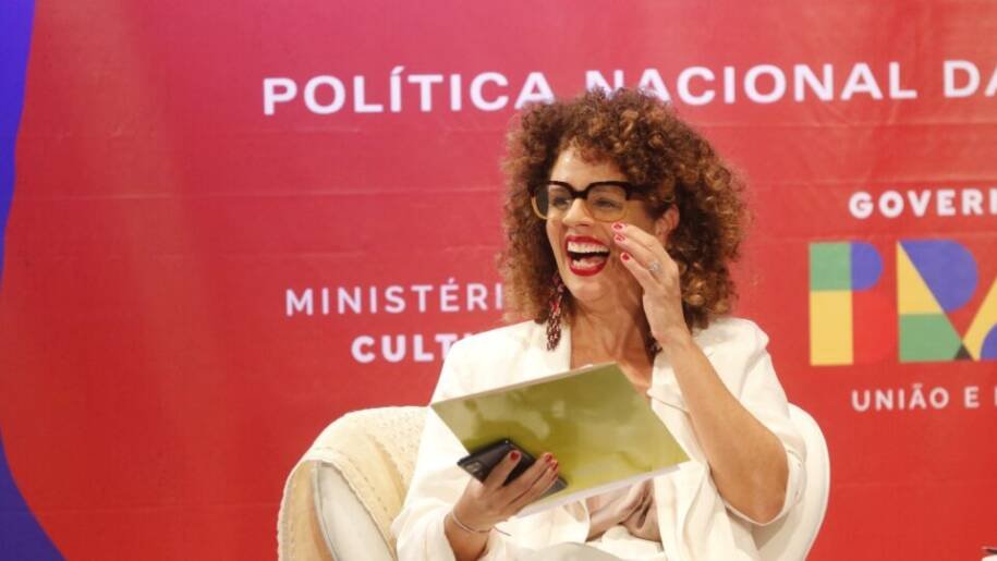 Maria Marighella conquista 108 mil votos e assume cadeira na Câmara dos Deputados