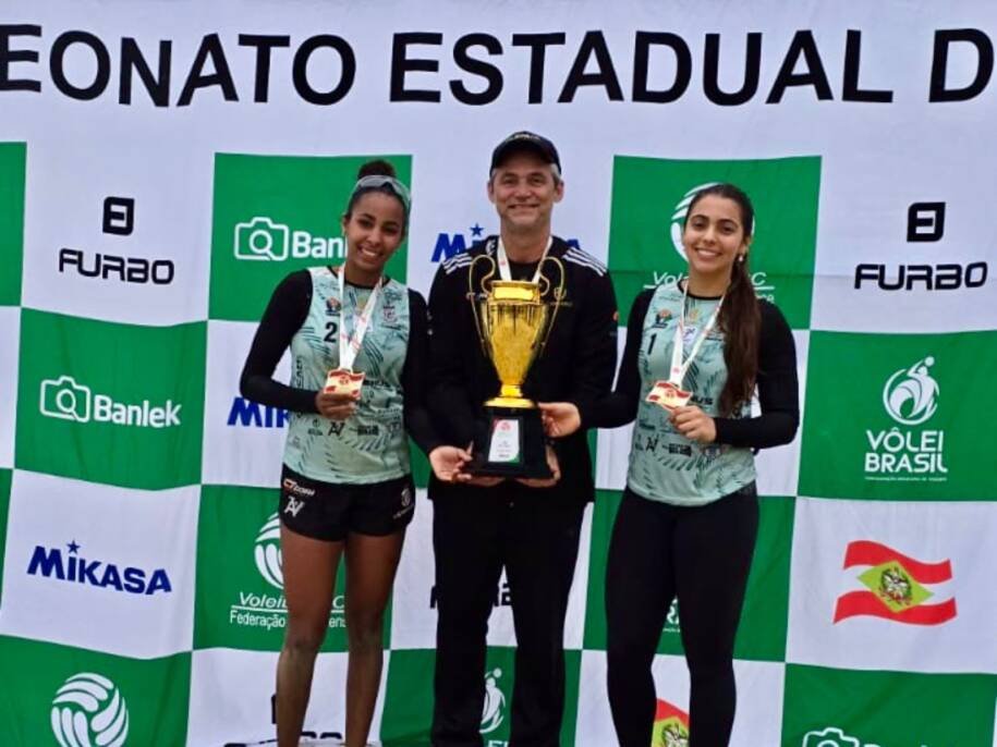 Mariana e Bárbara do CT AV Camboriú conquistam títulos e vice no vôlei de praia