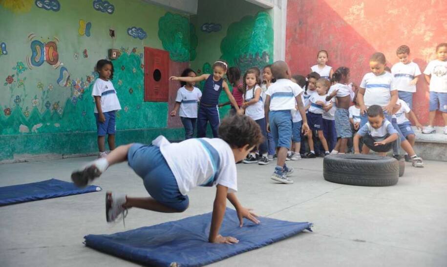 MEC alerta: Escolas públicas têm até 31 de outubro para regularizar pendências e garantir recursos