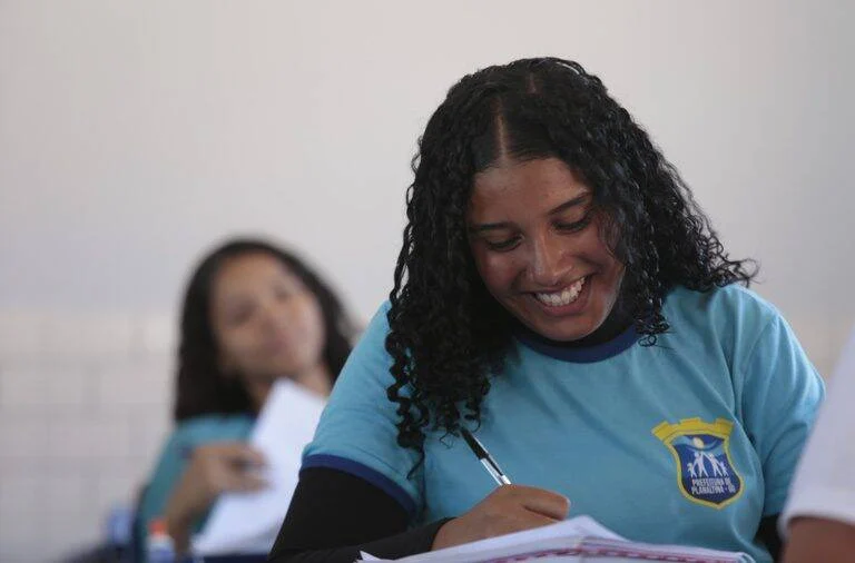 MEC revela que 64% dos 5 milhões de inscritos no Enem 2026 são mulheres