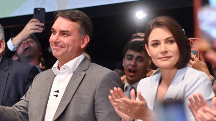 Michelle Bolsonaro defende união após derrota de Flávio e critica divisões