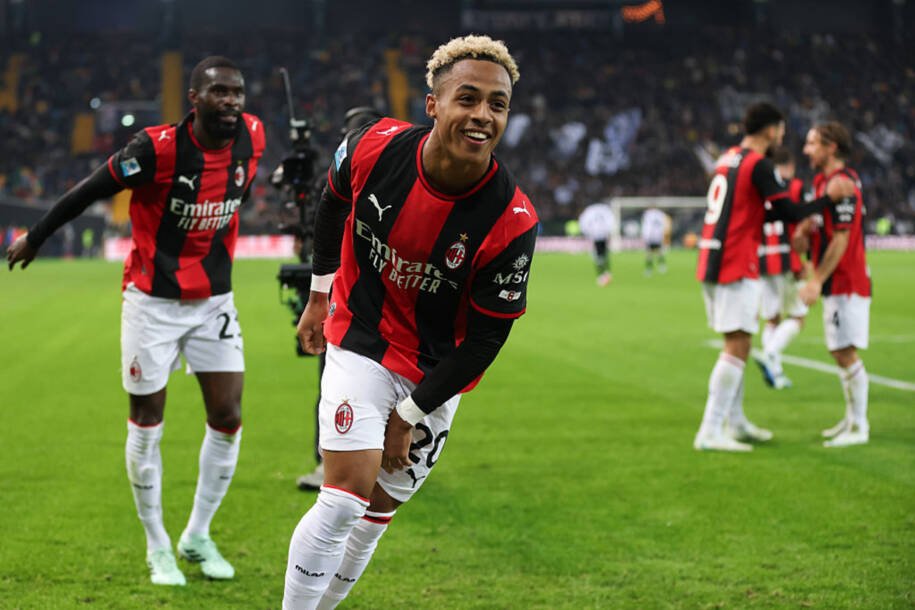 Milan vence Udinese por 2 a 0 e garante vaga na zona da Champions League