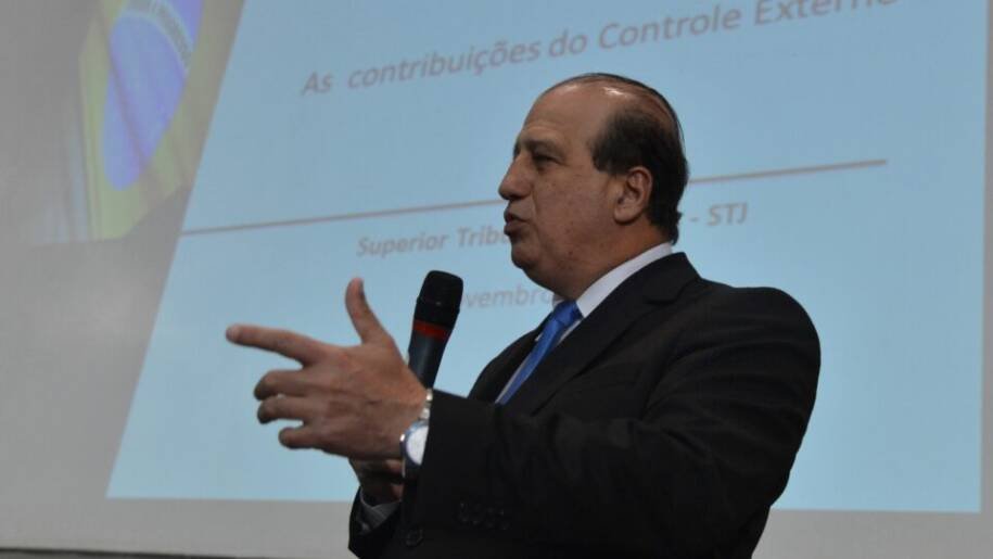 Ministro Augusto Nardes alerta sobre déficit previdenciário e gastos excessivos do governo