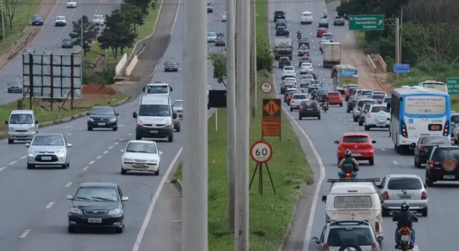 Motoristas devem evitar multas de R$ 130,16 e R$ 195,23 no feriado de Nossa Senhora Aparecida