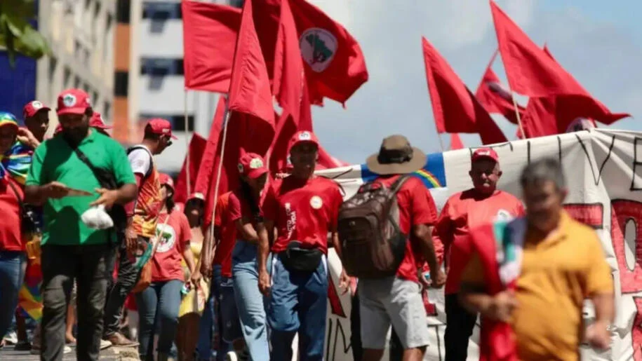 MST expande influência e elege Rosa Amorim como primeira deputada federal sem-terra