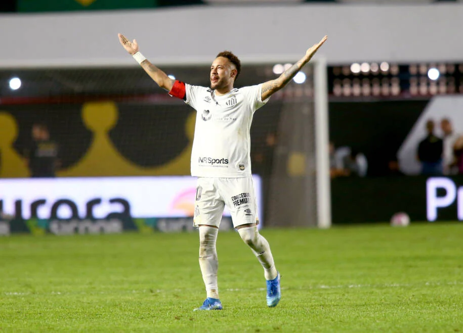 Neymar brilha com dois gols e Santos empata com Flamengo na Vila Belmiro