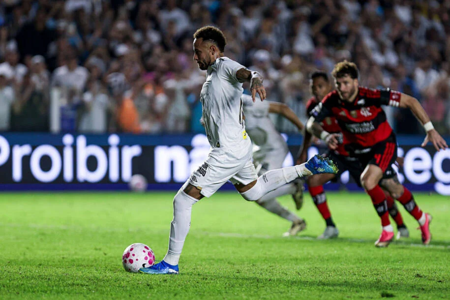 Neymar brilha e Santos empata com Flamengo após expulsão de Jorginho
