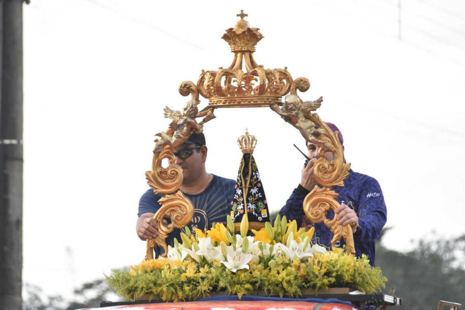 Padre Jair Máximo pede bênçãos para próximo presidente em carreata de fé