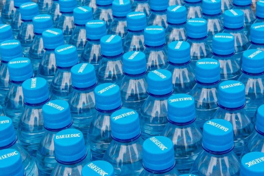 Pesquisadores testam garrafas plásticas para aquecer casas em regiões frias