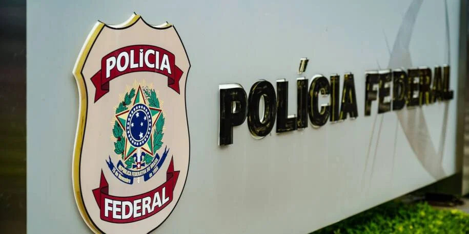 Polícia Federal apreende R$ 2,8 milhões e investiga crimes eleitorais no Brasil