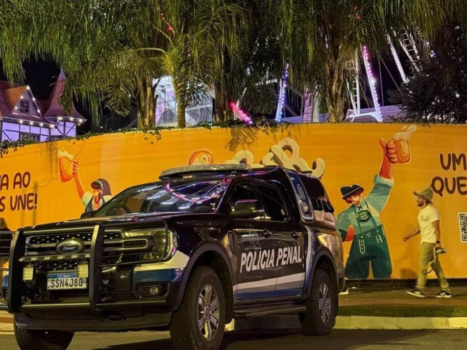 Polícia Penal de SC intensifica segurança na Oktoberfest com base fixa e 36 agentes