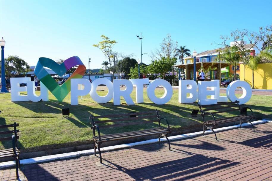 Porto Belo completa 194 anos e enfrenta desafios de crescimento e preservação