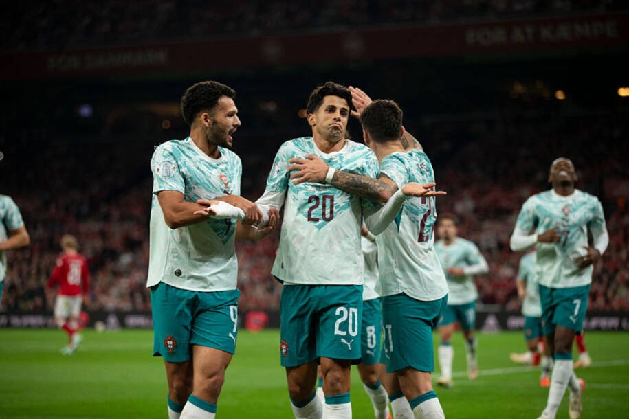 Portugal vence Dinamarca por 4 a 2 e lidera Liga das Nações após saída de Ronaldo
