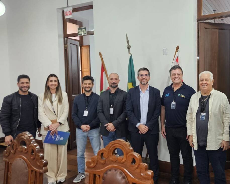 Prefeito Fabiano Alves e equipe discutem com SPU áreas para Mercado Público
