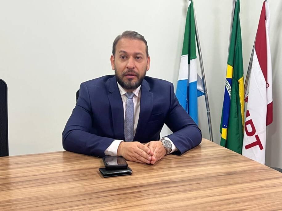 Prefeito Gabriel Alves de Oliveira visita Antônio Maria Coelho após água contaminada