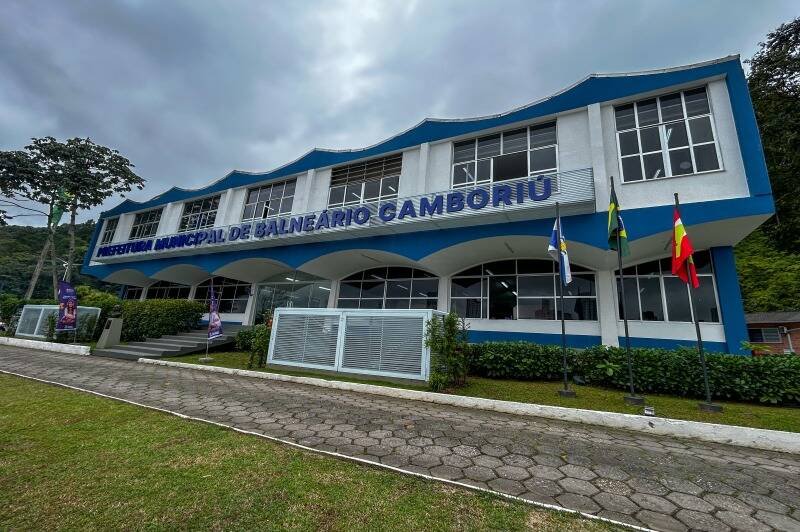 Prefeitura de Balneário Camboriú suspende atendimento e garante serviços essenciais