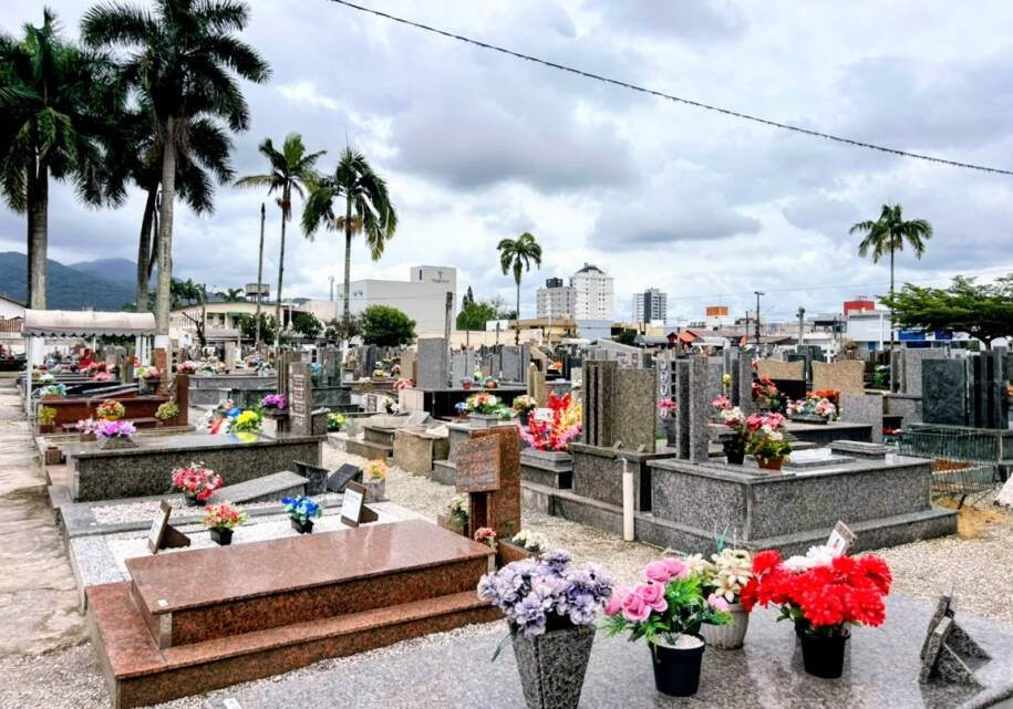 Prefeitura de Camboriú intensifica cuidados nos cemitérios e alerta para dengue