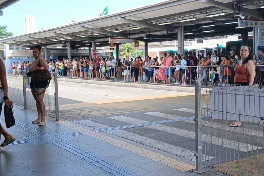 PT pede ao TSE ampliação do horário de votação após caos no transporte público