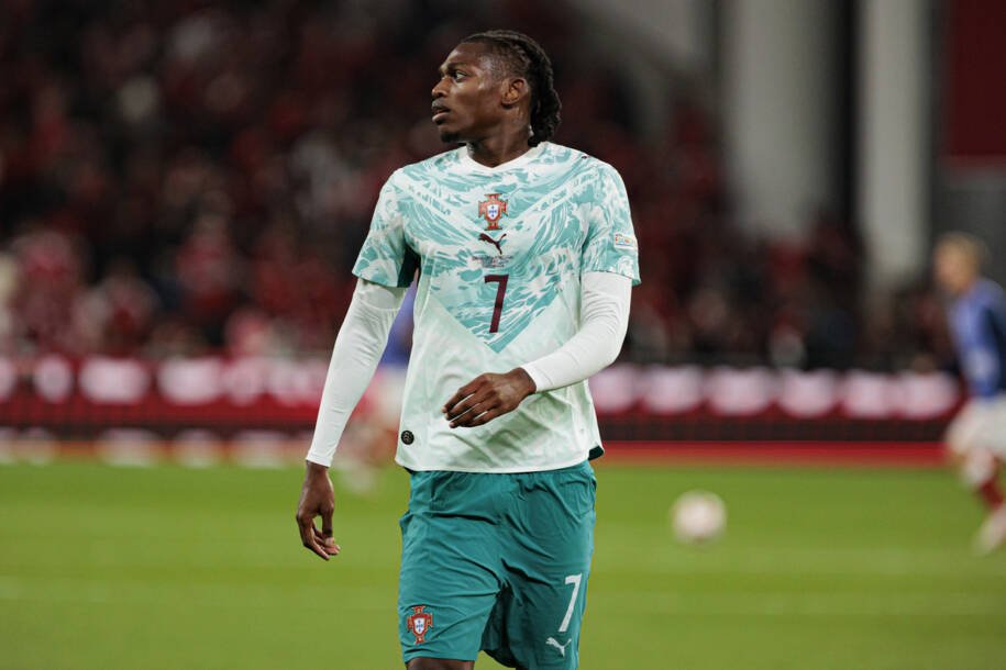 Rafael Leão brilha na vitória de Portugal e destaca Cristiano Ronaldo em casa