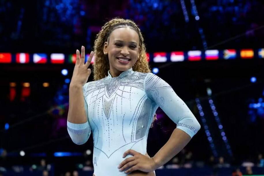 Rebeca Andrade conquista tricampeonato mundial em Roterdã e faz história