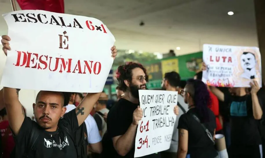 Senado de Davi Alcolumbre acelera votação da PEC que muda jornada de trabalho